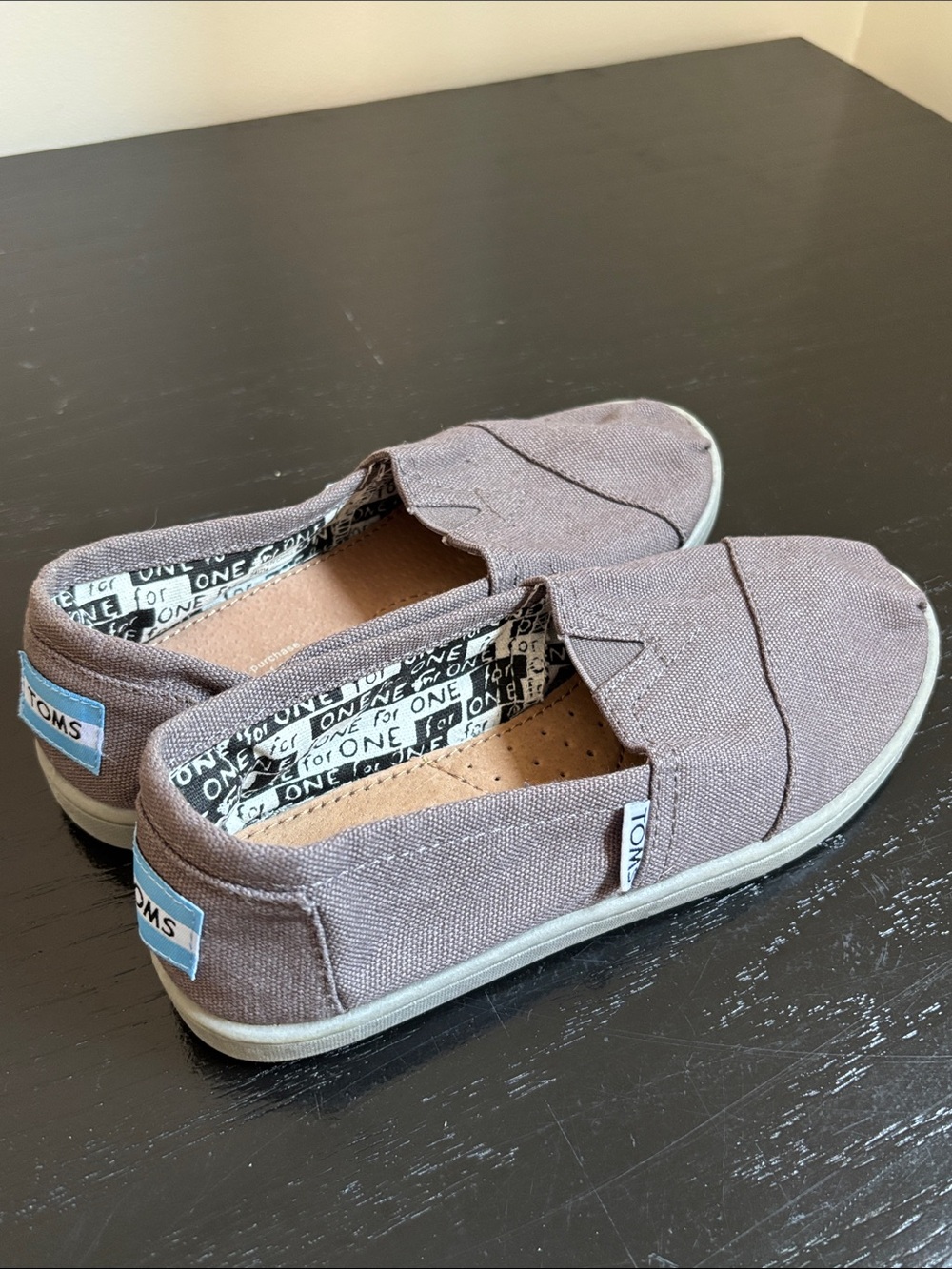 New Toms Kids Canvas Slip-On Sneakers in Gray Sz1.5